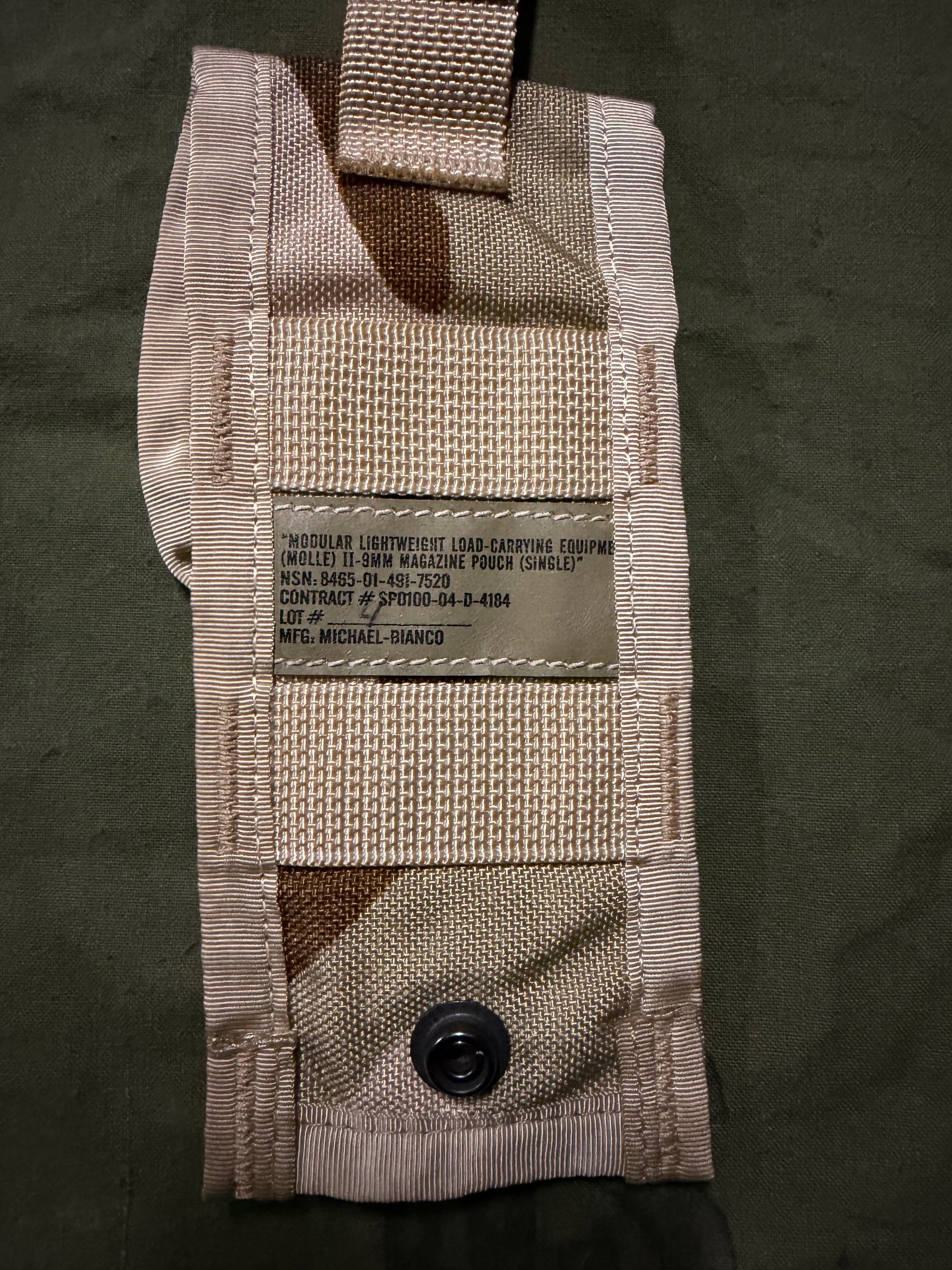 US Army MOLLE II 9mm Magazintasche Single Desert Camo – NSN 8465-01-491-7520 – Bild 2