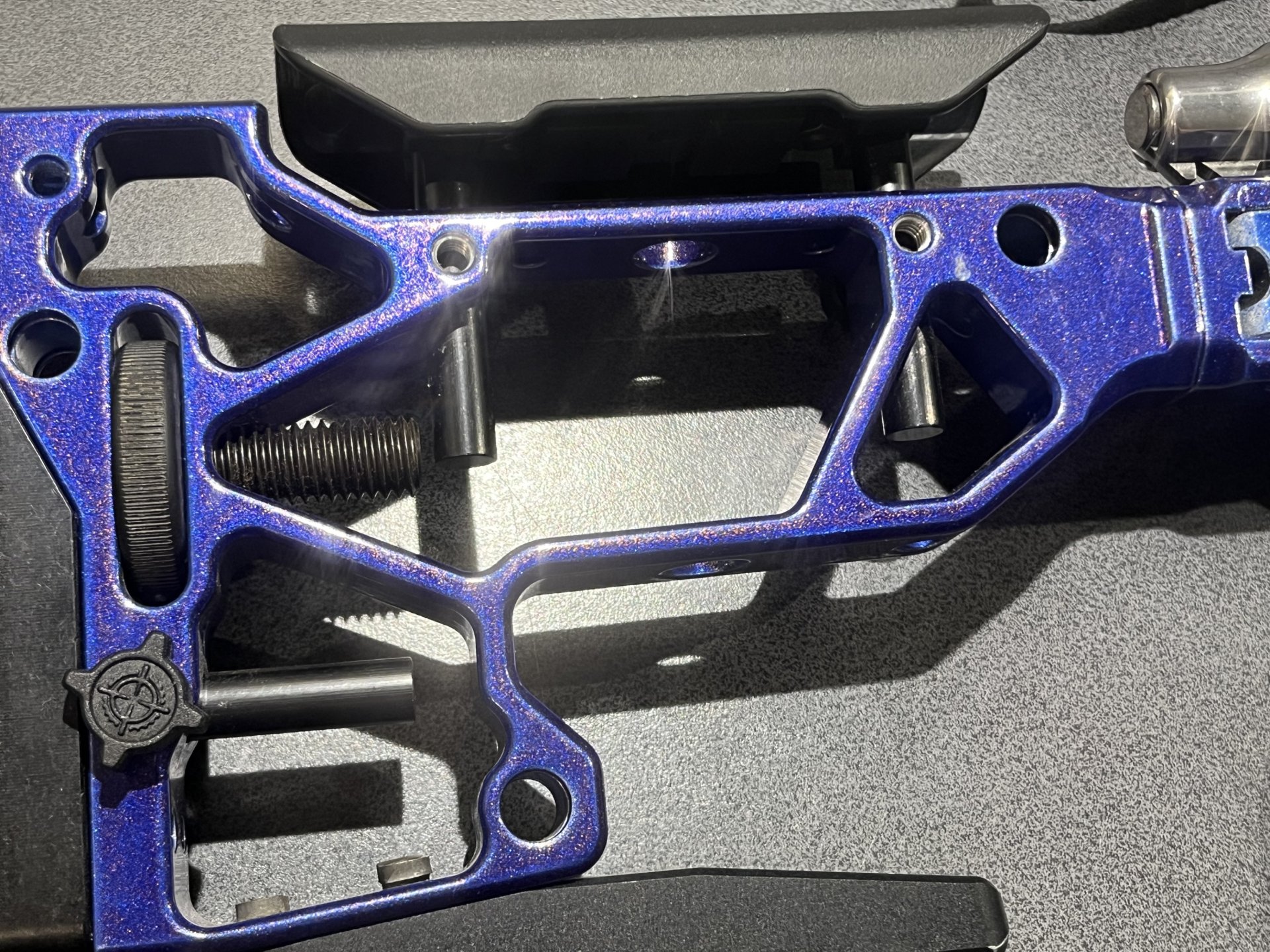 MDT ACC Remington 700 LA Long Action Schaft Chassis mit Klappschaft, .300WM, 7mm Rem Mag – Bild 3