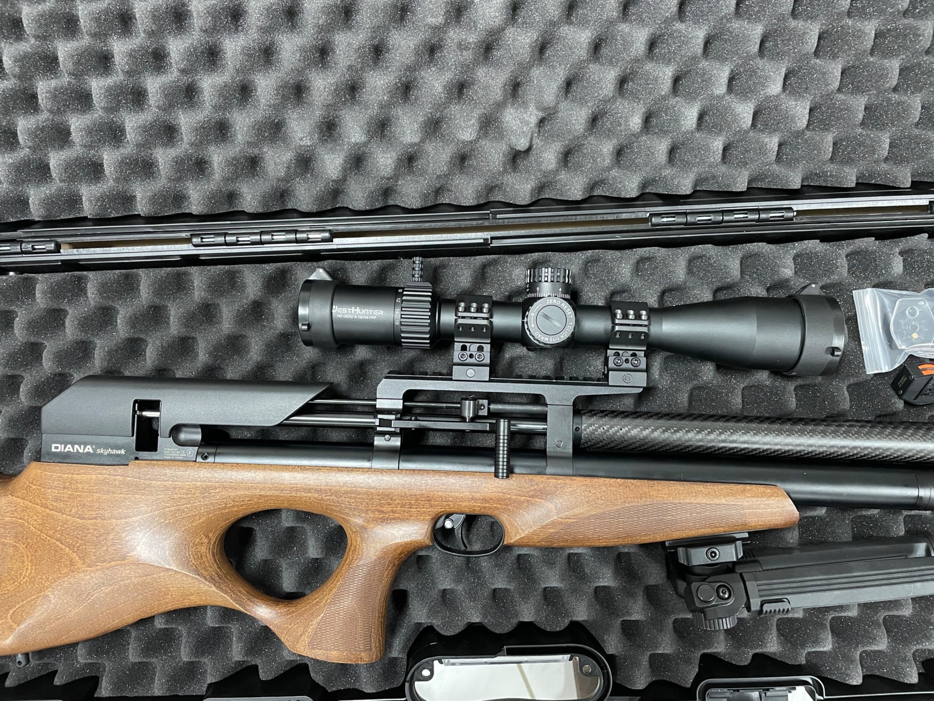 Diana Skyhawk PCP, 6,35mm, ZF-FFP, Bipod, Koffer, 3 Magazine – Bild 4