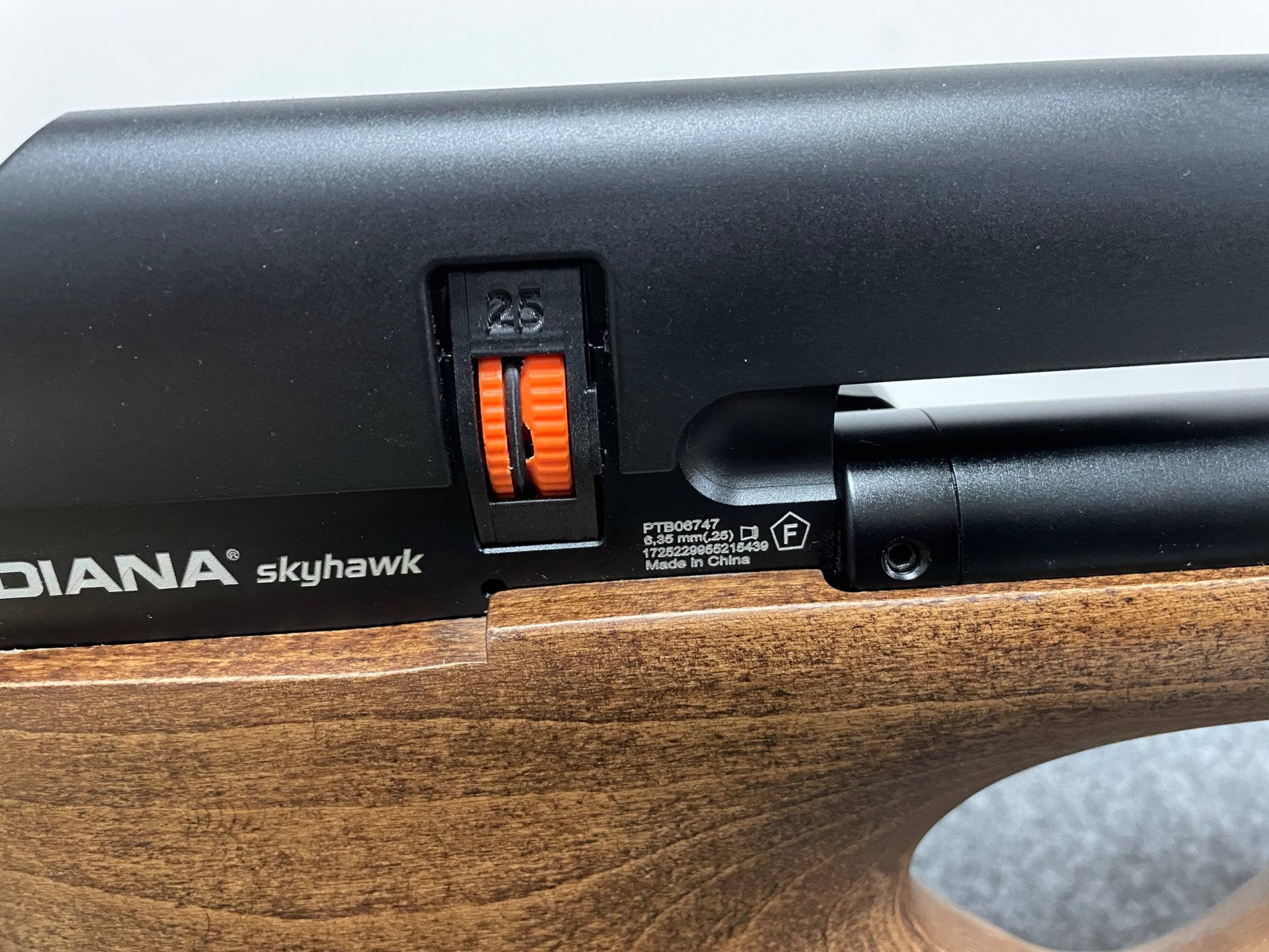 Diana Skyhawk PCP, 6,35mm, ZF-FFP, Bipod, Koffer, 3 Magazine – Bild 6
