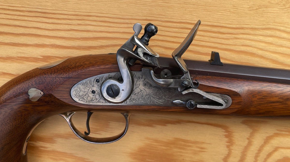 Pedersoli Kentucky Silver Star Deluxe .45 mit Zubehör im Holzkasten – Bild 2