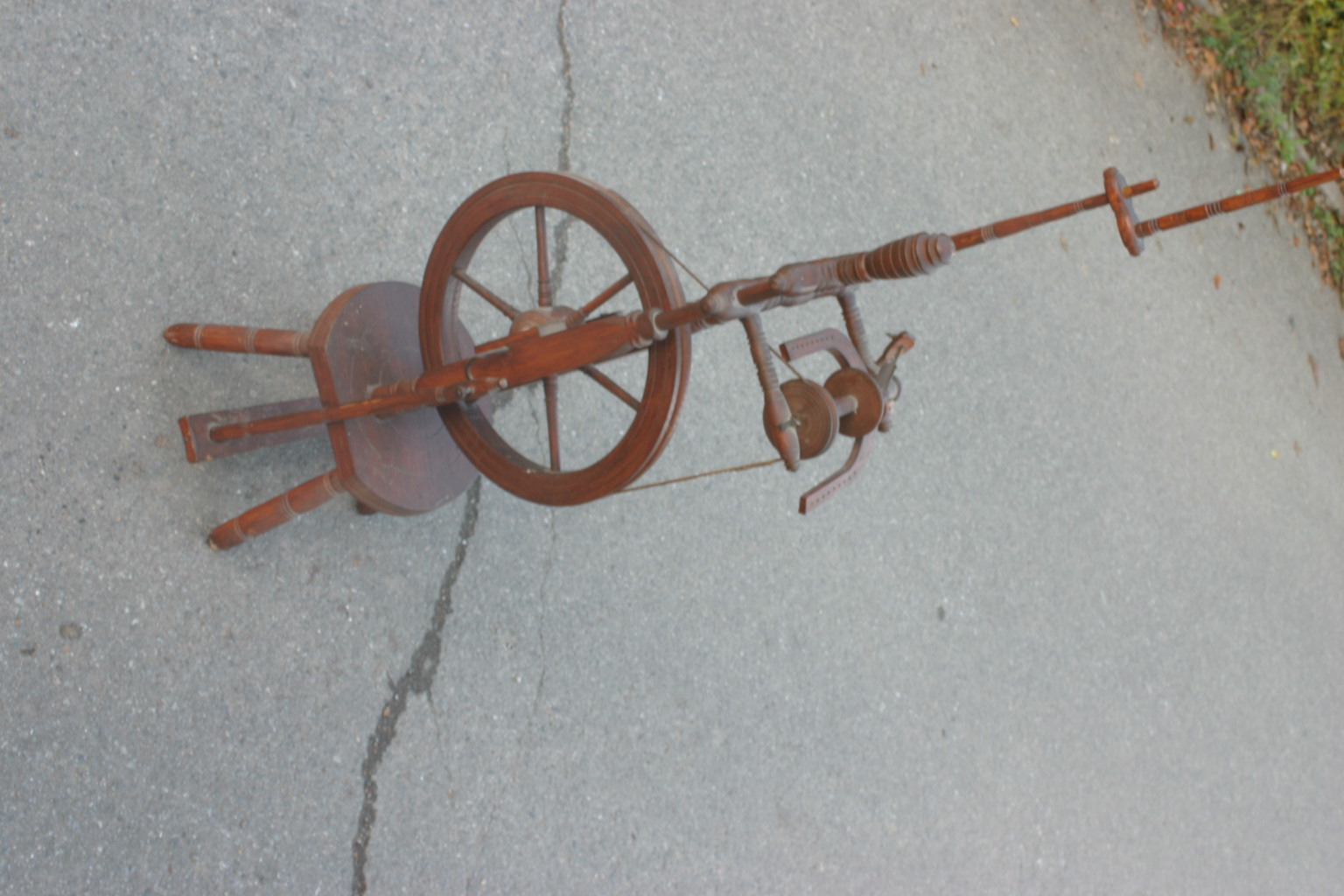 Spinnrad aus Holz ca 1,2 m hoch – Bild 2