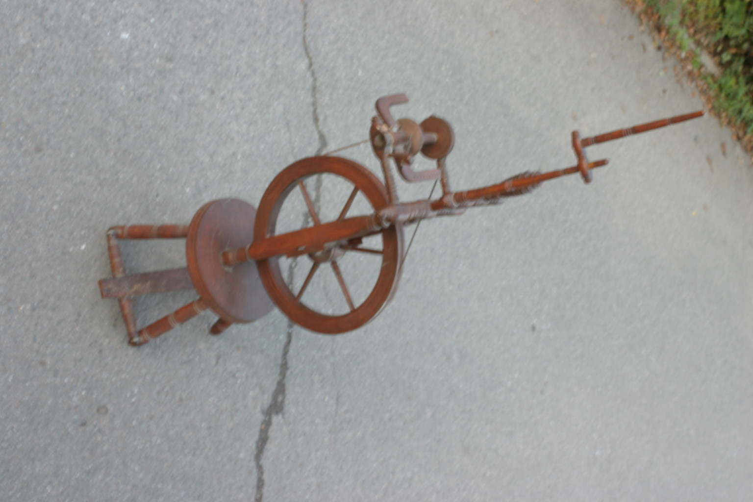 Spinnrad aus Holz ca 1,2 m hoch – Bild 1