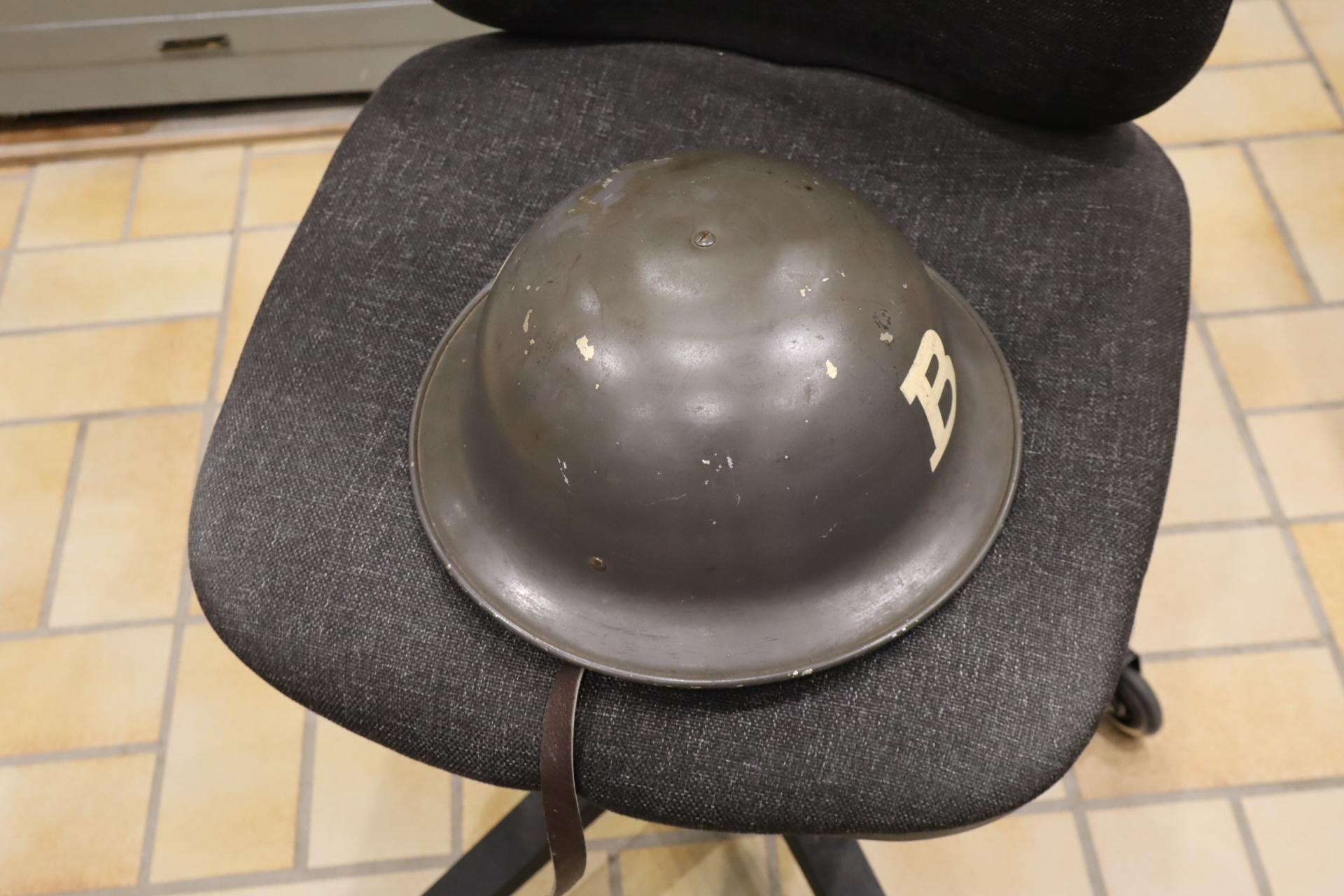 Englischer Stahlhelm Zivilschutz B 1940 – Bild 1