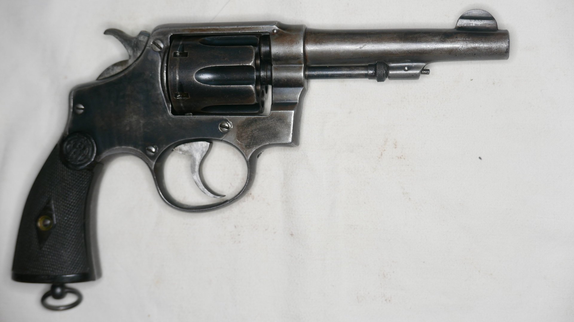 Revolver Fa. Orbea Spanien, französische Militärlieferung 1916 Kal. 8 mm Lebel – Bild 2