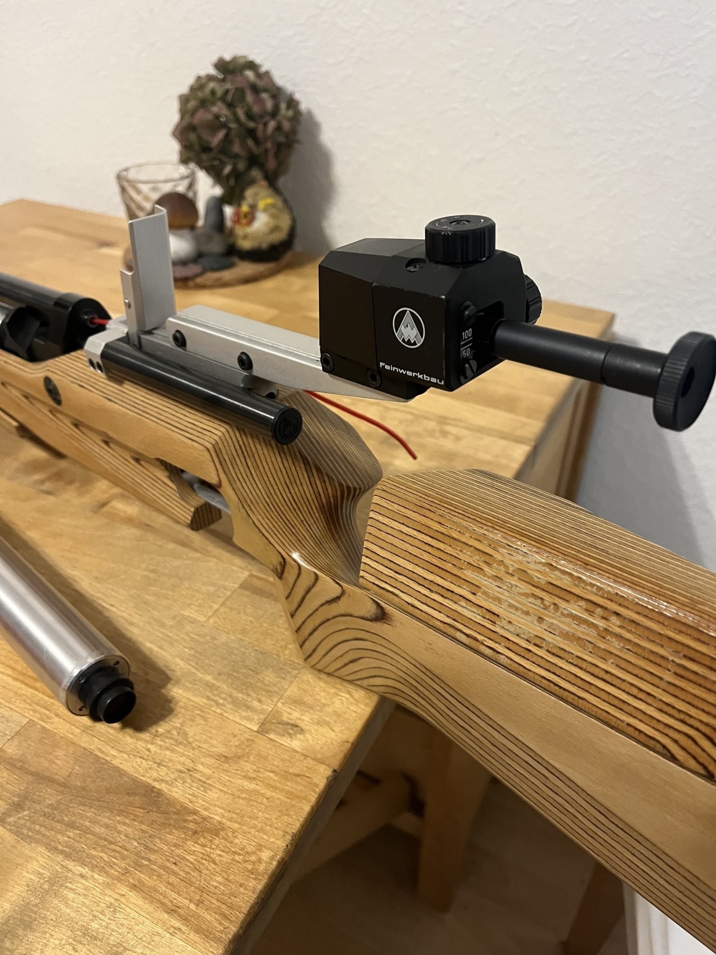 Feinwerkbau P70 Match-Luftgewehr Kartusche-2030 Schichtholz – Bild 3