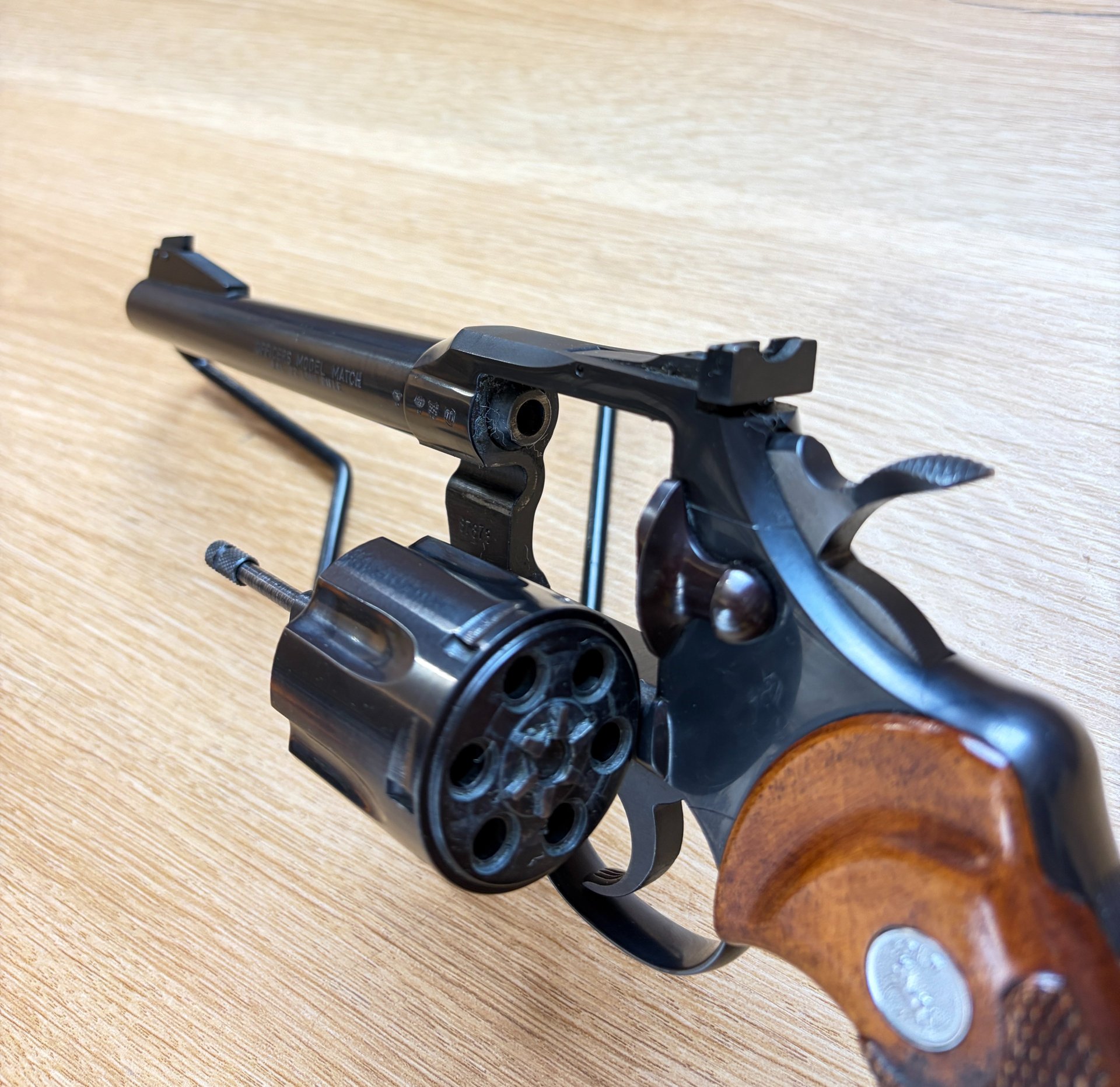 Colt Sportrevolver 22l.r. OFFICERS Model Match "Sehr guter Zustand" – Bild 3