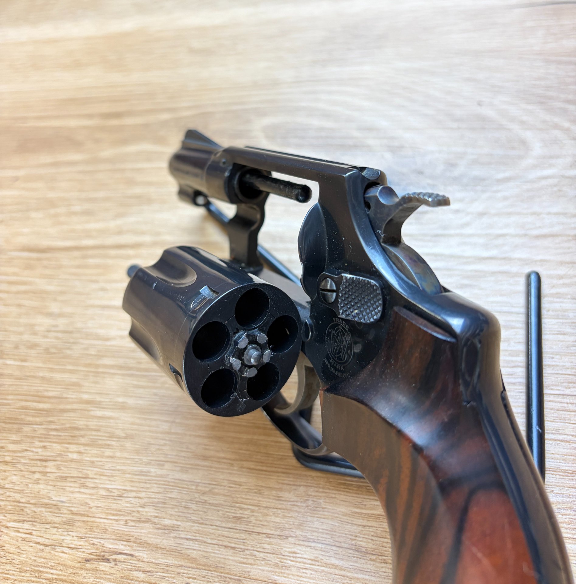 Smith & Wesson Revolver Kaliber 38Spec. Model 36 TOP ZUSTAND – Bild 4