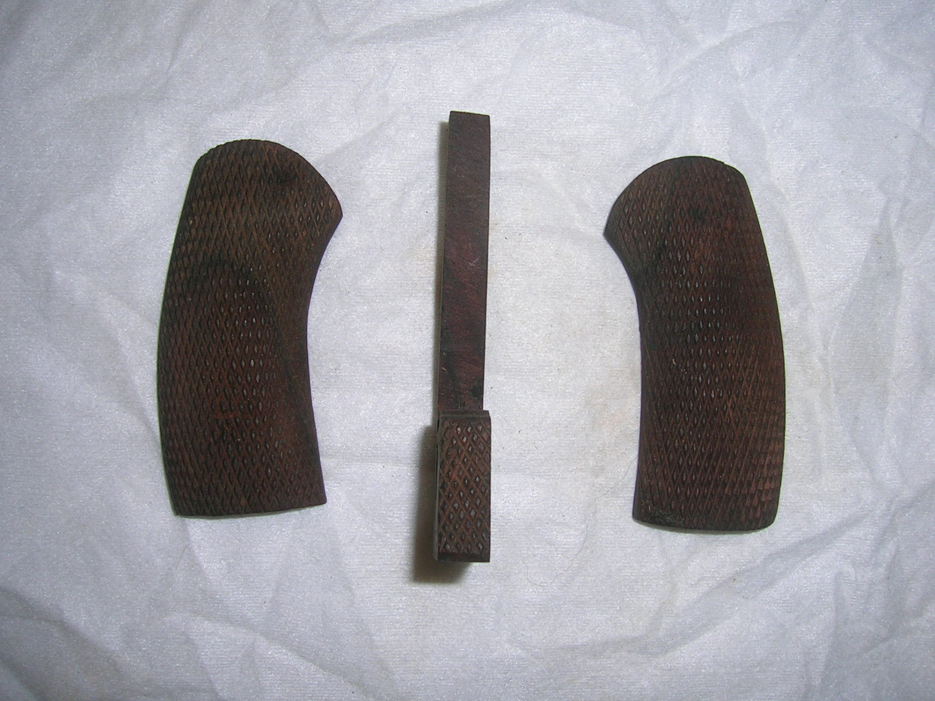 Griffschalen für Revolver Nagant – Bild 4