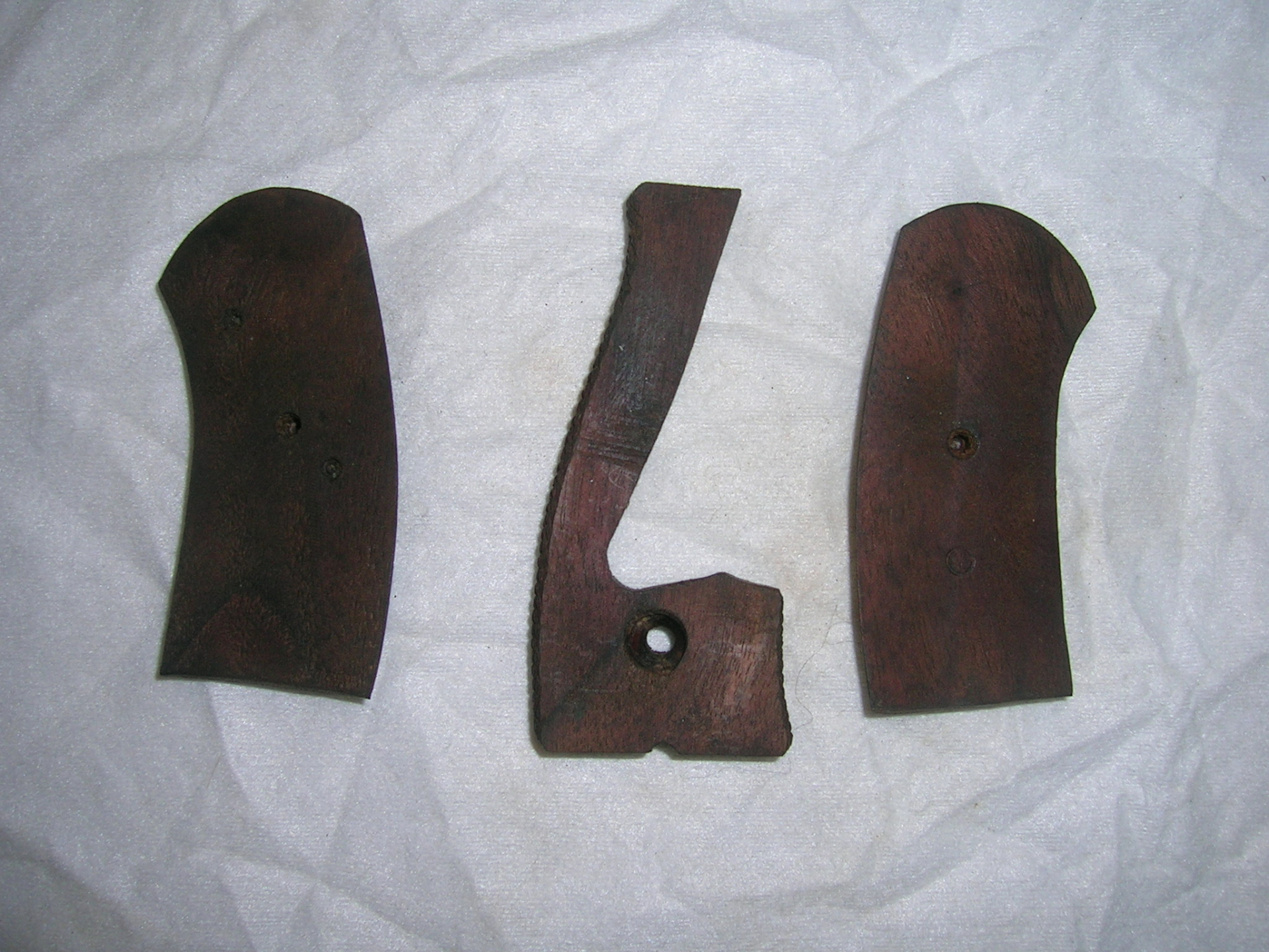 Griffschalen für Revolver Nagant – Bild 2