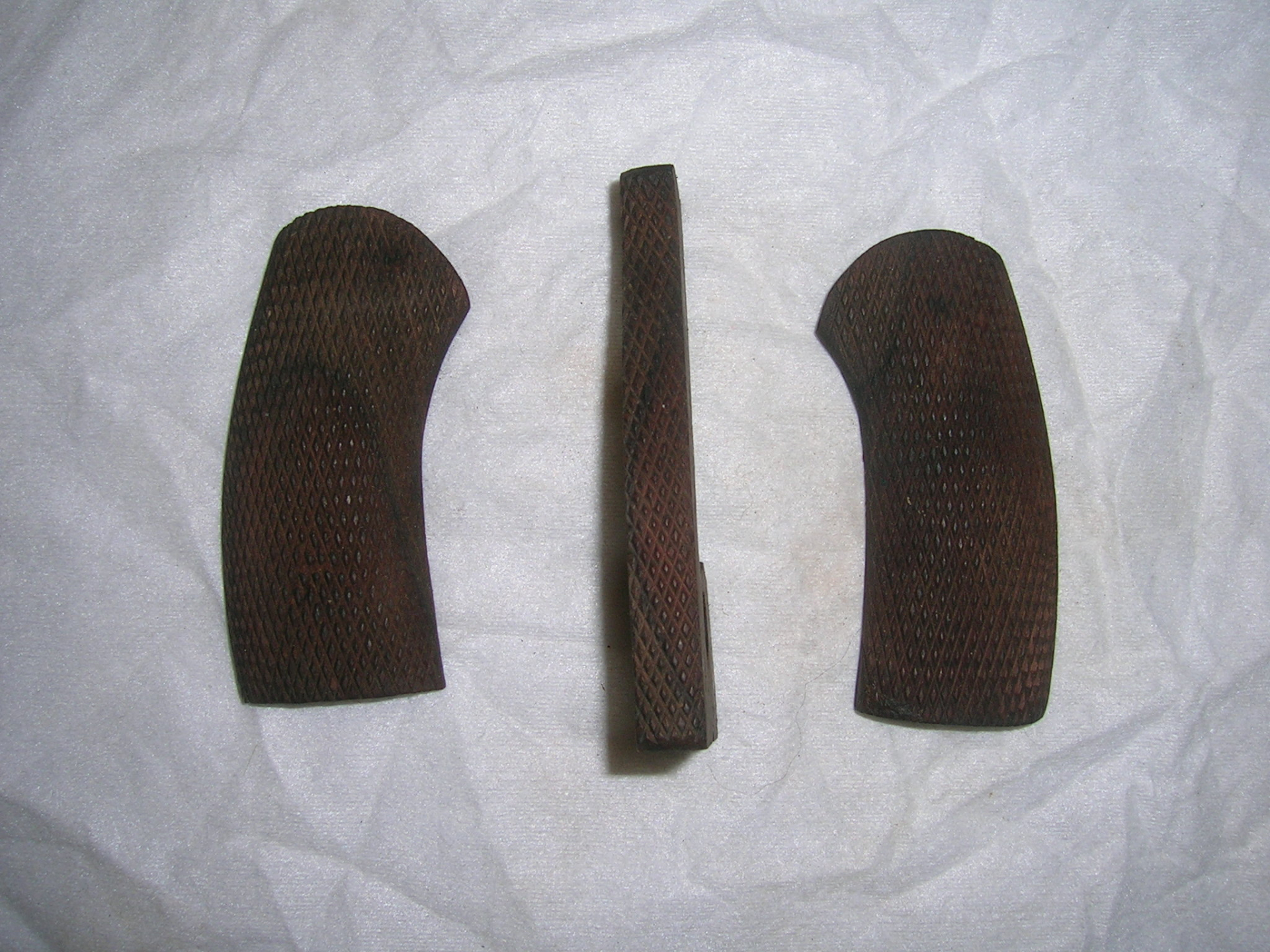 Griffschalen für Revolver Nagant – Bild 3