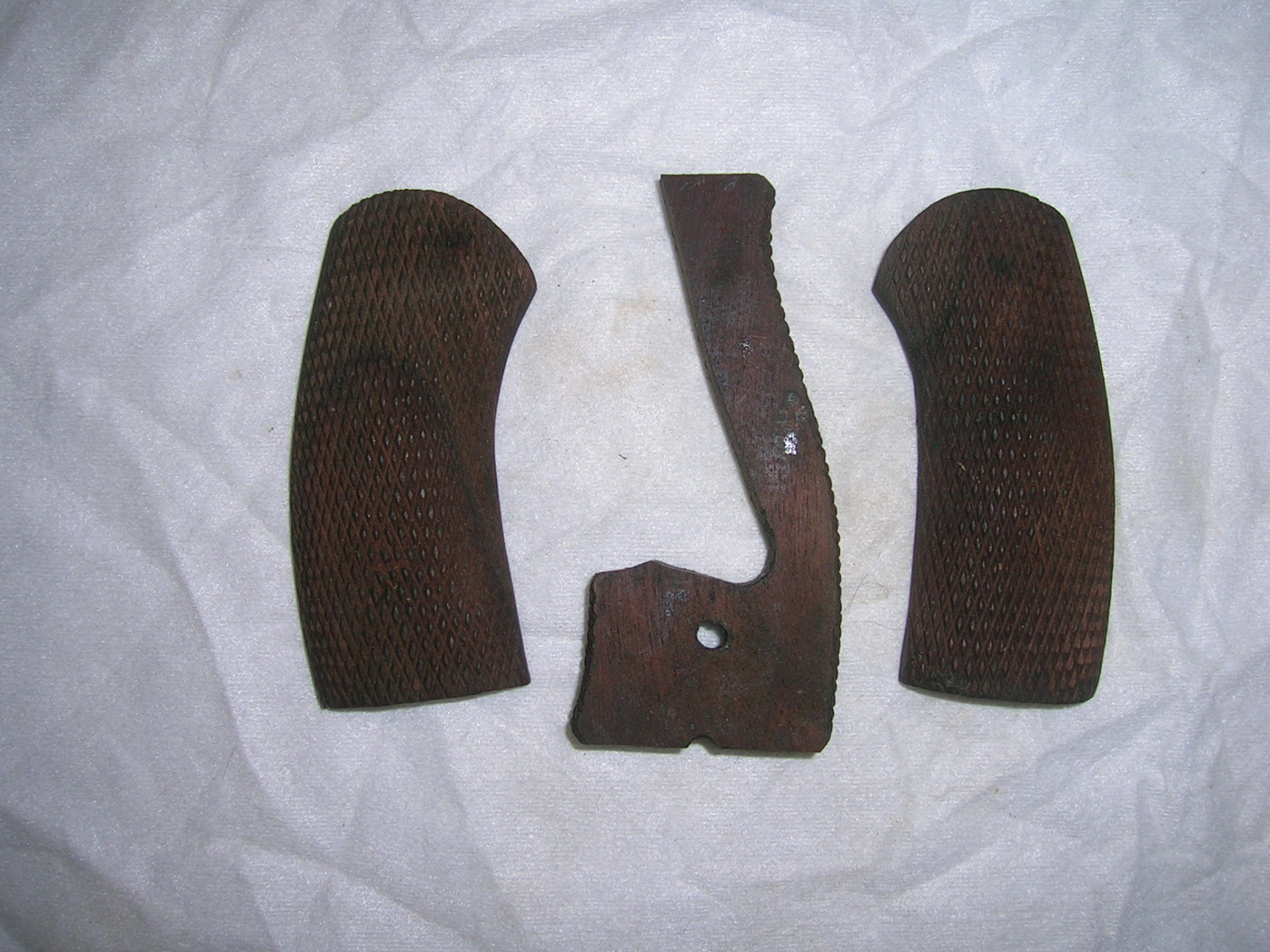Griffschalen für Revolver Nagant – Bild 1