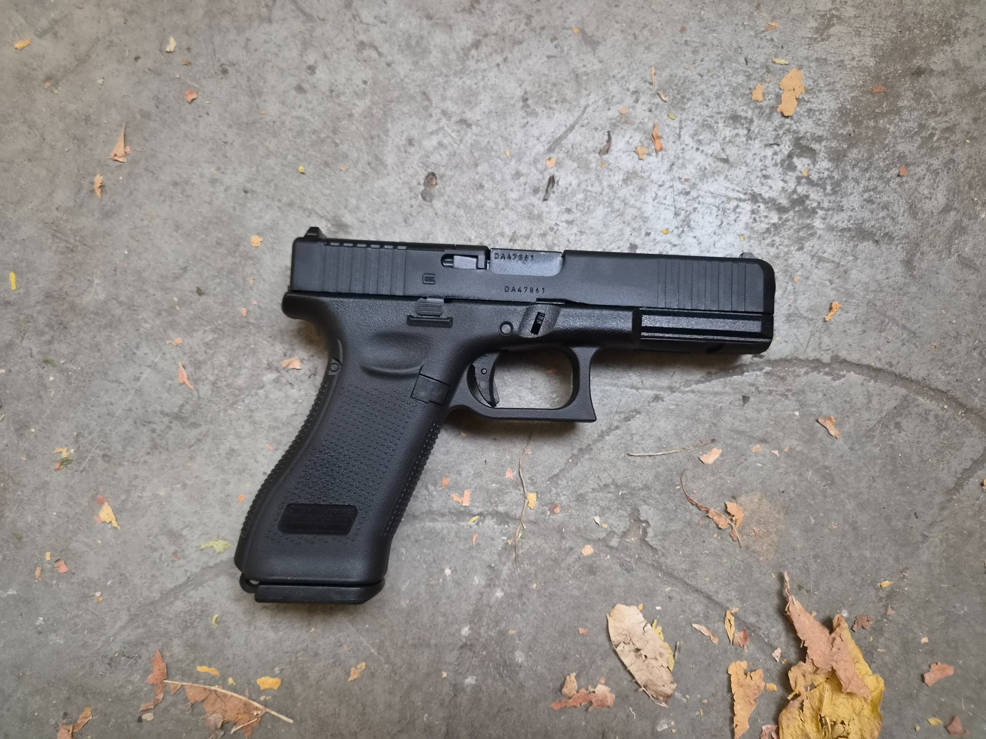 Glock 17 Gen5 6mm MOS GBB Softair Pistole (GHK) mit Umarex Adapterplatten 4er Set MOS 3 – Bild 3