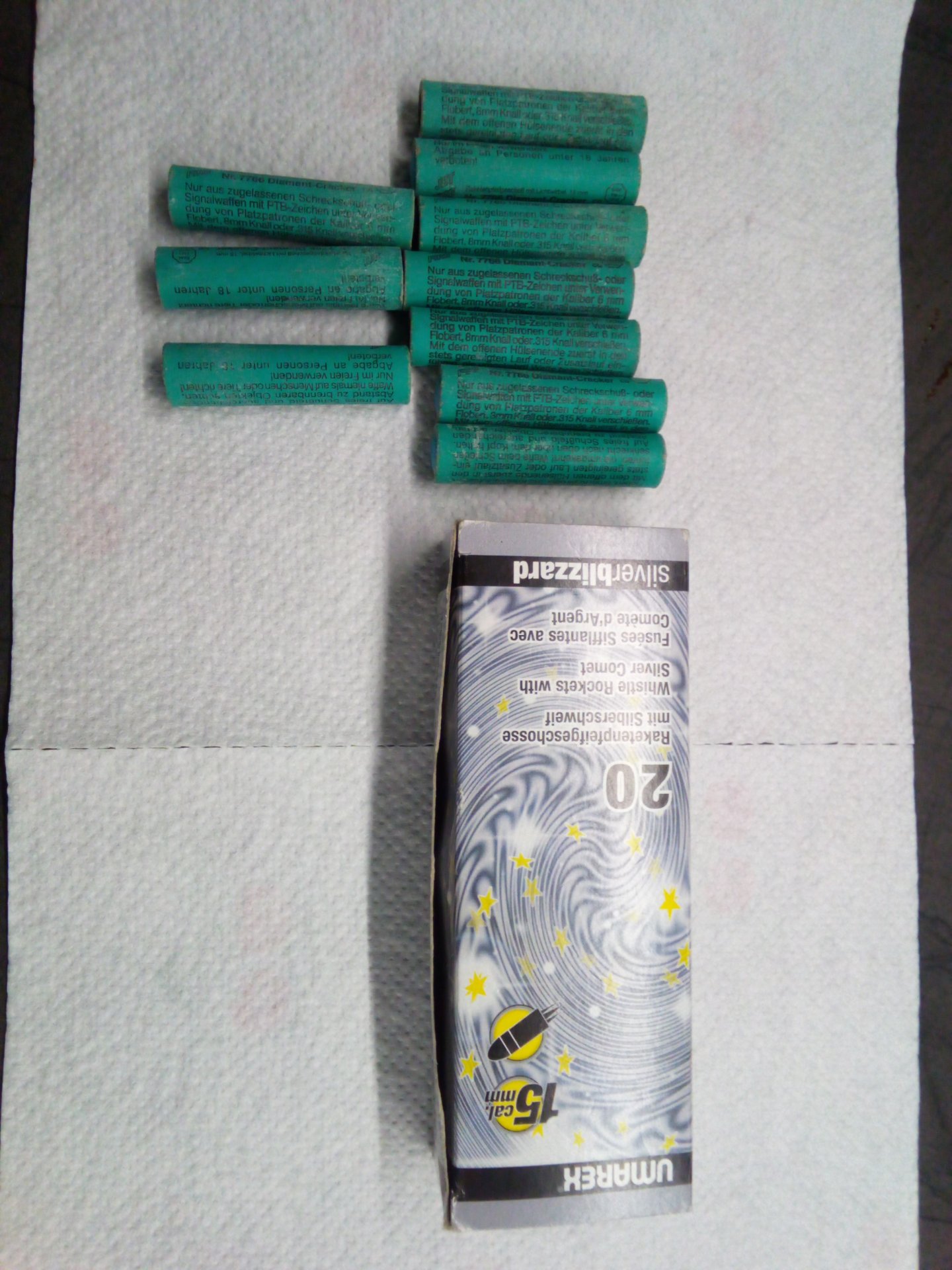 Feuerwerk DIAMANT -CRACKER.10STÜCK.und RAKETENPFEIFGESCHOSSE.MIT SIELBERSCHEIF 20 STÜCK – Bild 1