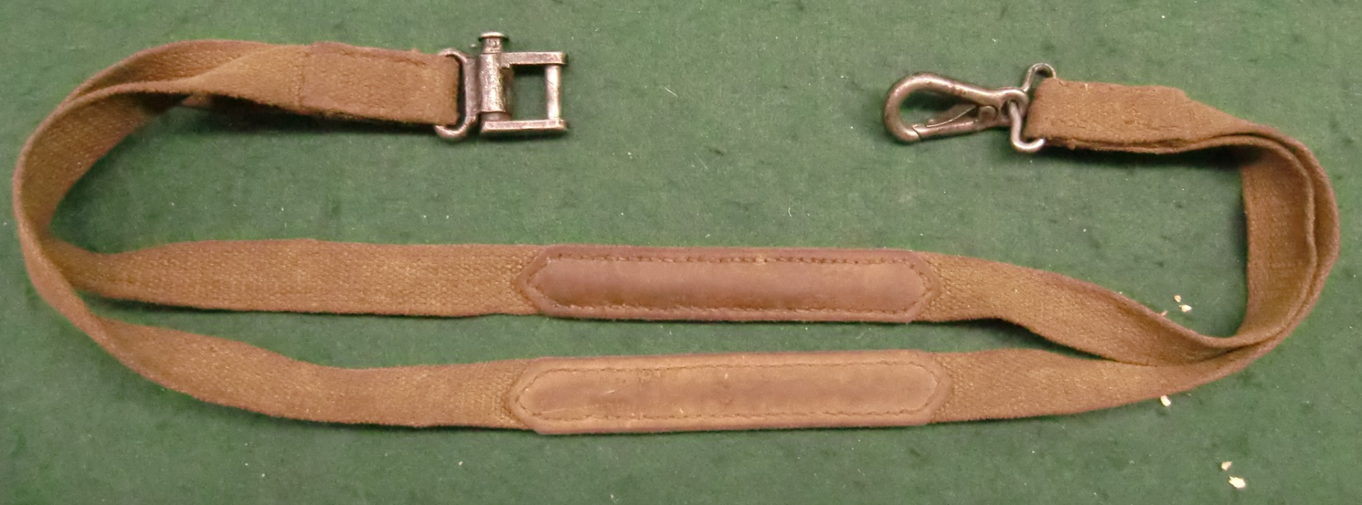 Gewehrriemen MG42 in den 50èrn verm. bei BW auf Web umgerüstet fürs MG3 – Bild 1
