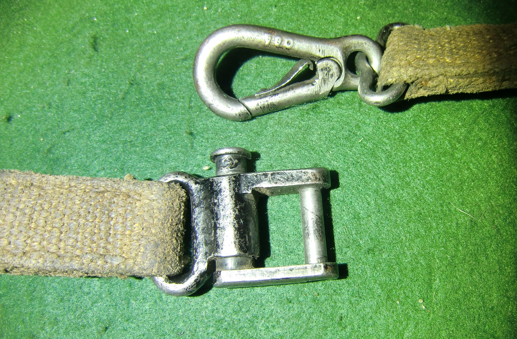 Gewehrriemen MG42 in den 50èrn verm. bei BW auf Web umgerüstet fürs MG3 – Bild 2