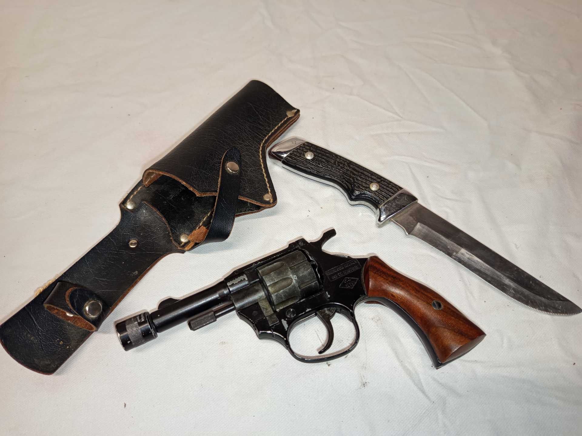Umarex Sherlock Holmes Revolver CAT 1873 + Hunter Messer im Doppelholster, Rarität, Sammlerzustand! – Bild 2
