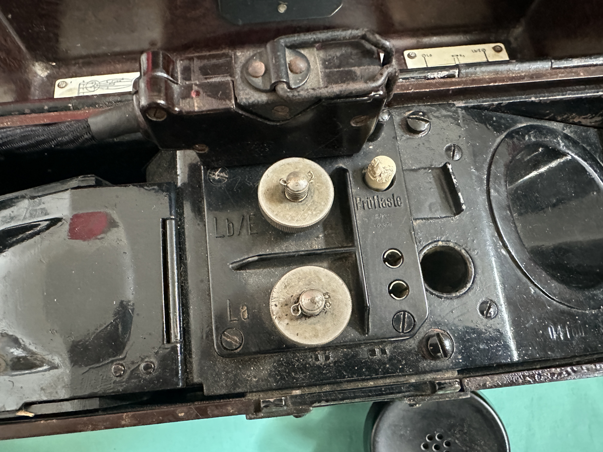 ==> Original 2.Weltkrieg -Wehrmacht Feldtelefon sehr gut erhalten aus Sammlung-Selten so Bakelit!1A – Bild 5