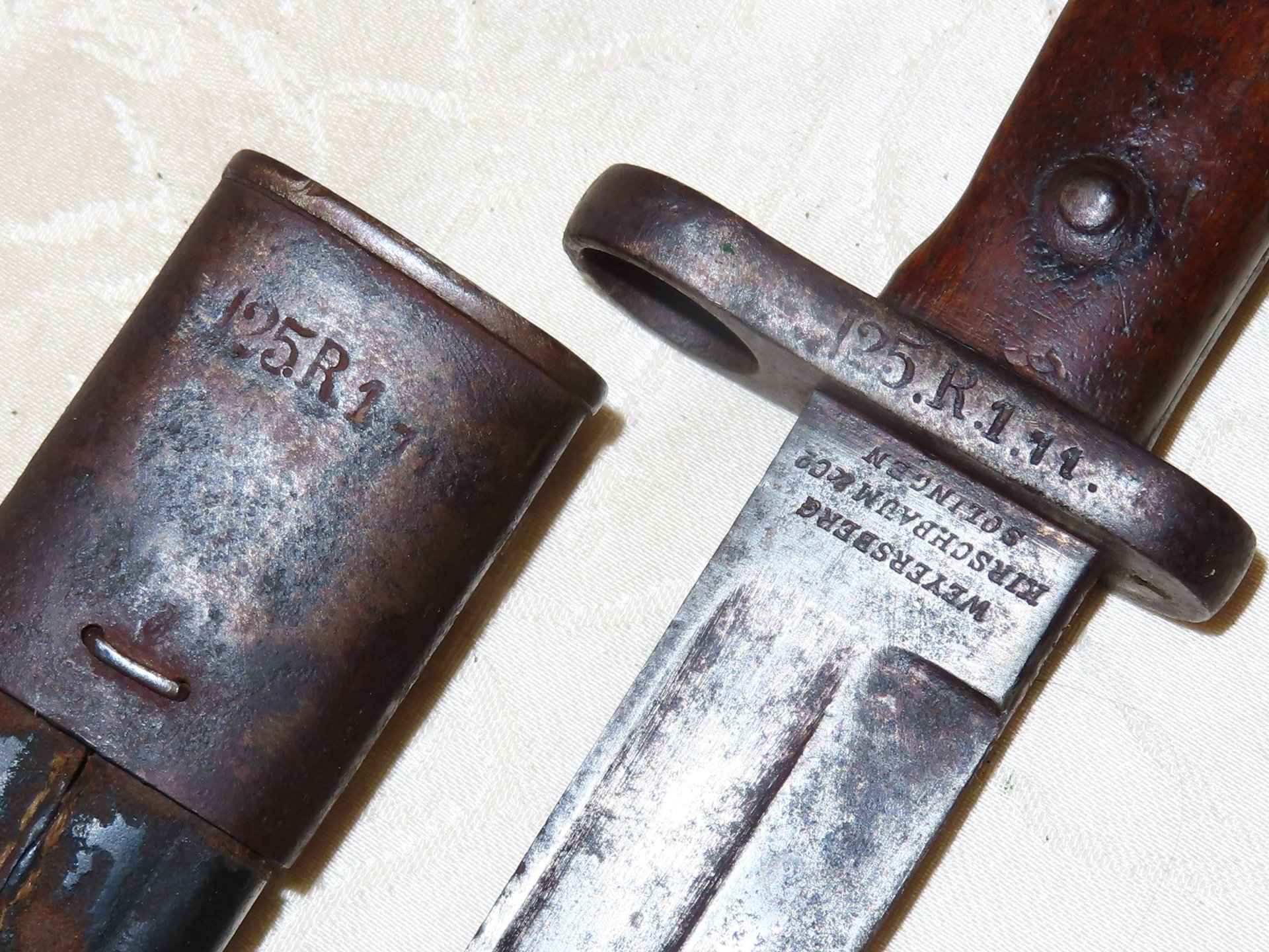 Bajonett mit Lederscheide Regiment gestempelt 125.R.1. 71., Weyerberg Kirschbaum Solingen N17 – Bild 5