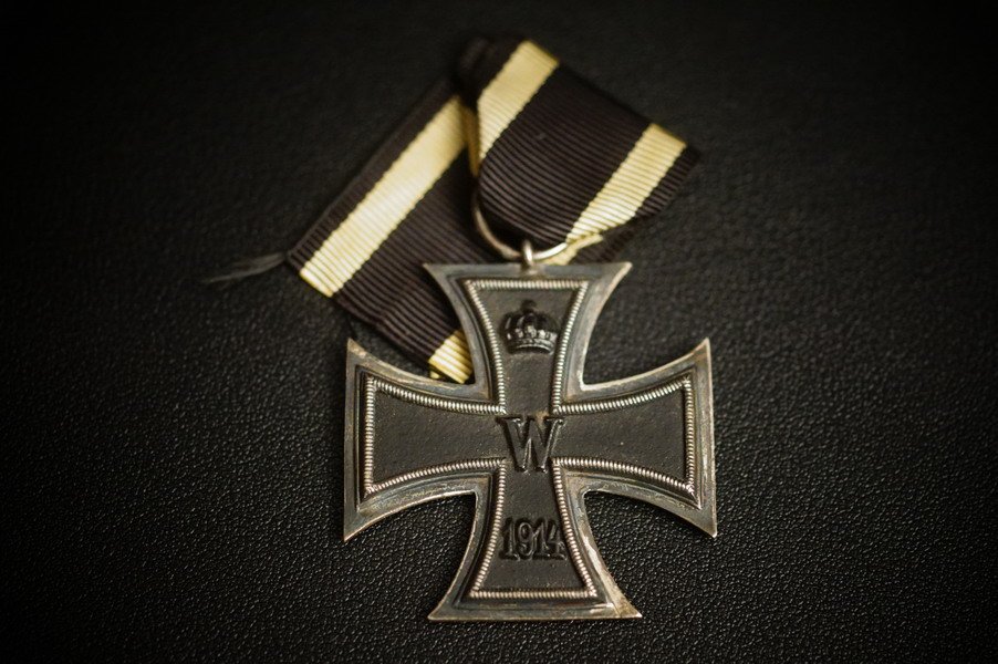 Eisernes Kreuz 2.Klasse, Eisenkern, 3-Teilig m. Band, WK1 – Bild 1