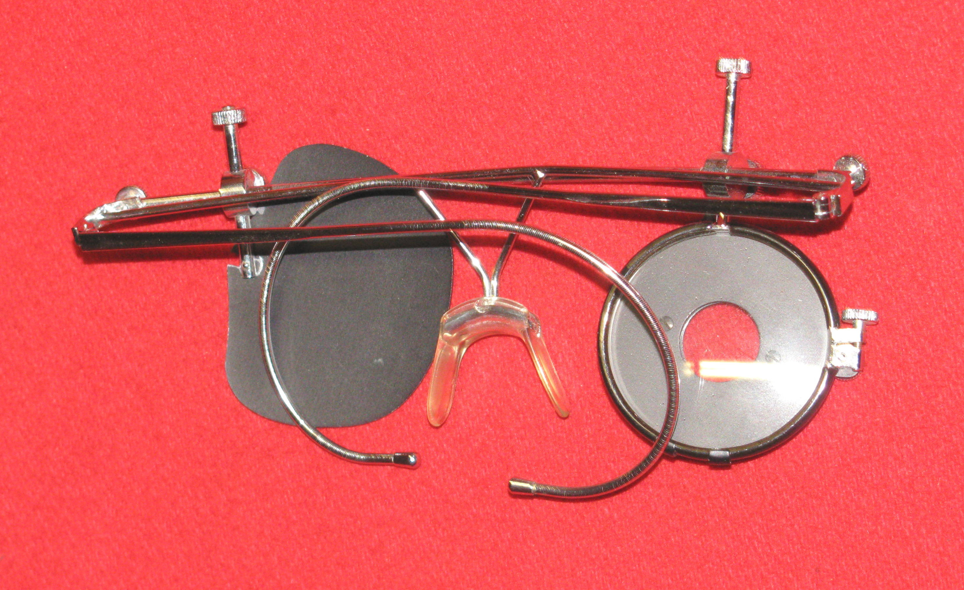 Schießbrille von Knobloch mit Irisblende – Bild 1