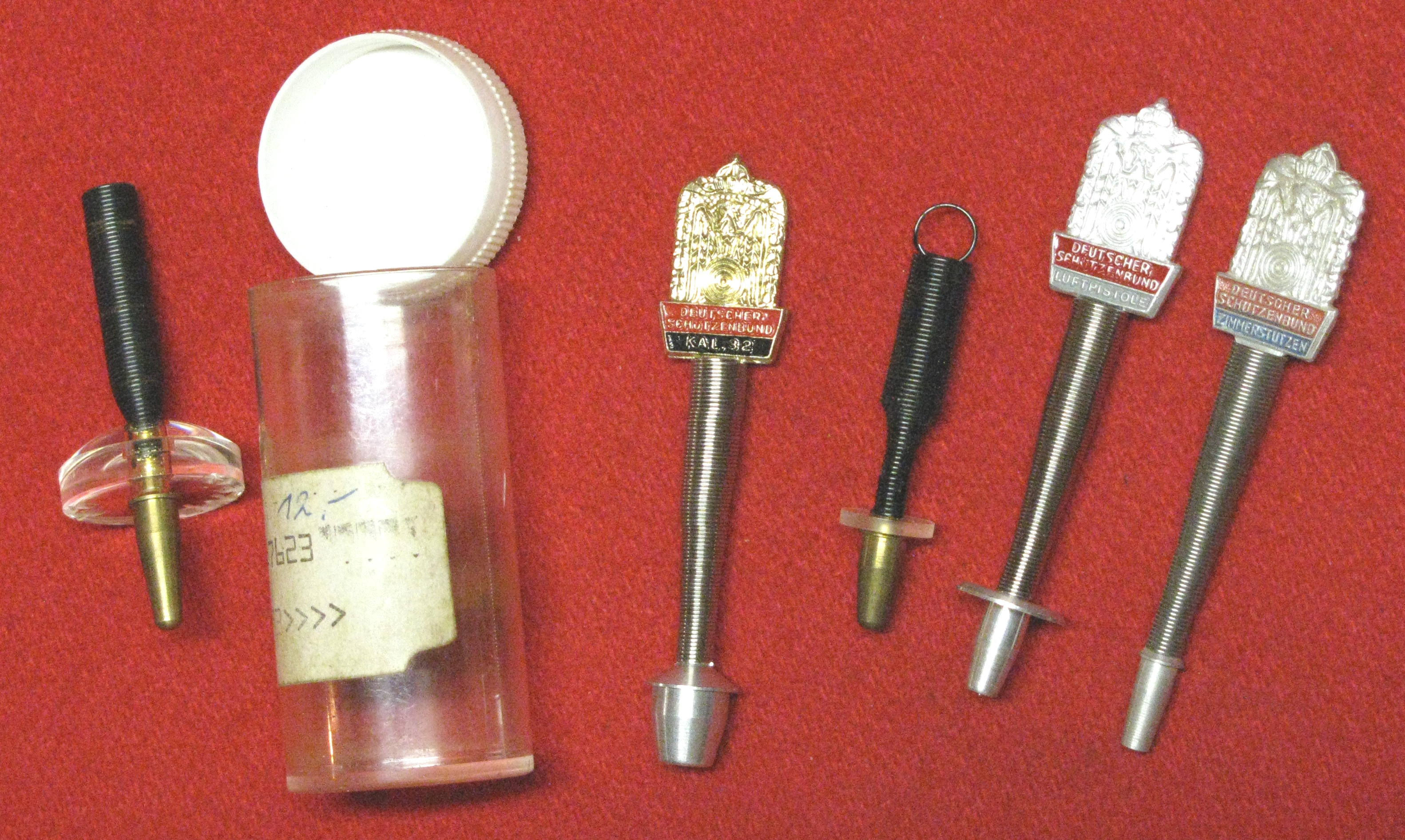 Einige Schussloch - Prüfer – Bild 1