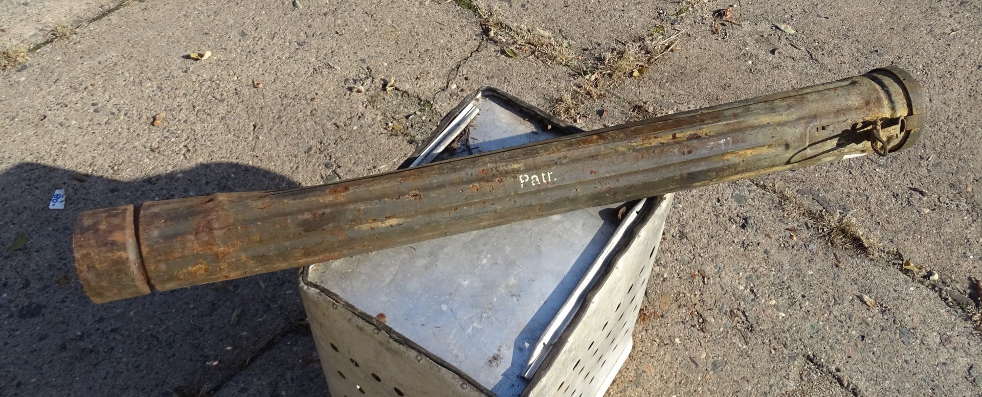 PAK 40 - MUNITIONSBEHÄLTER für PANZERGRANATE PATRONE. Orig. WEHRMACHT. Schlammfund ! – Bild 1