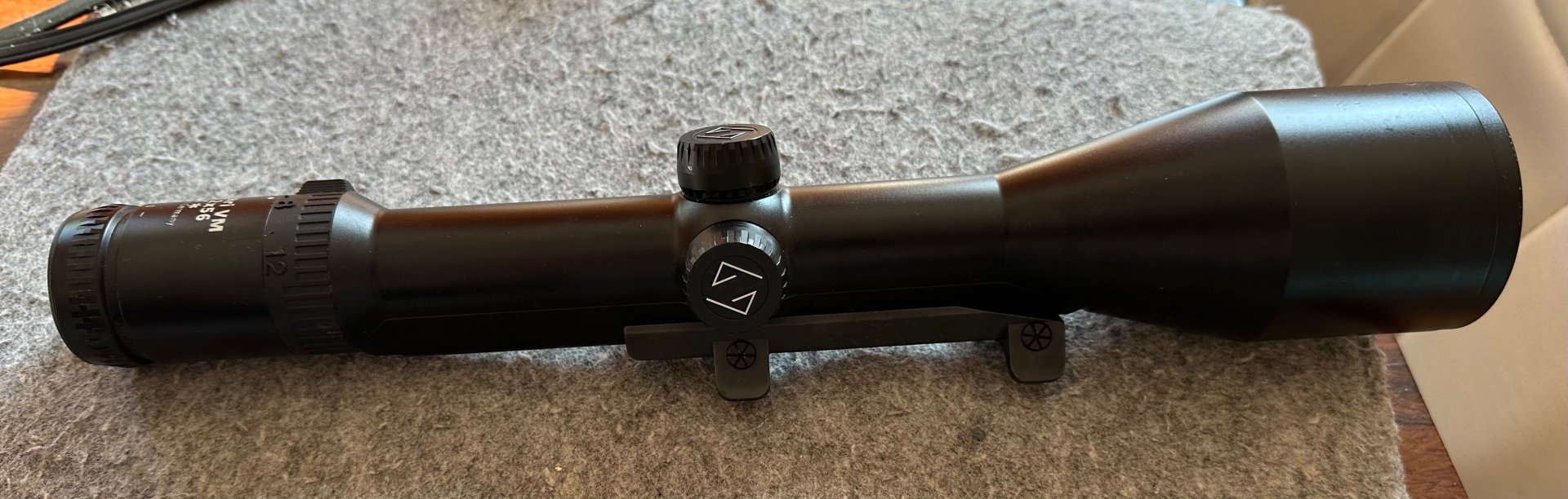 ZEISS Diavari VM 3-12x56 T* mit Leuchtabsehen & original Blaser Sattelmontage – Bild 5