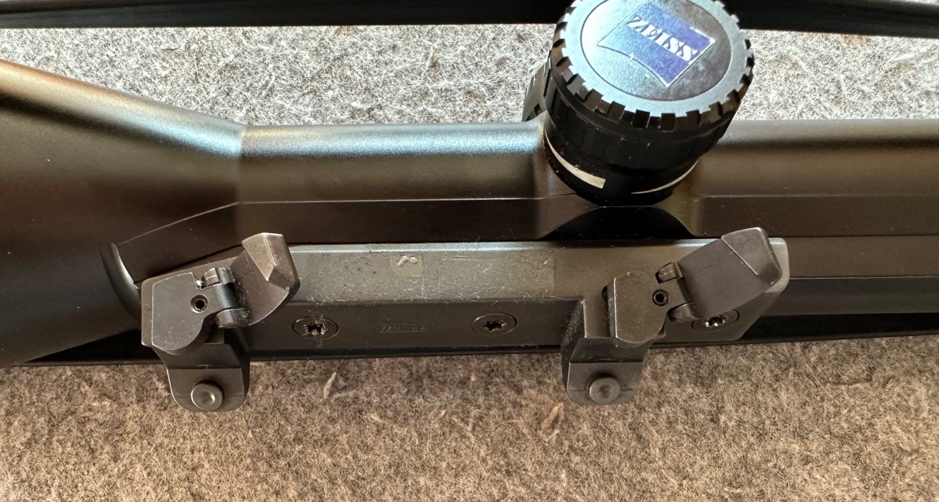 ZEISS Diavari VM 3-12x56 T* mit Leuchtabsehen & original Blaser Sattelmontage – Bild 8