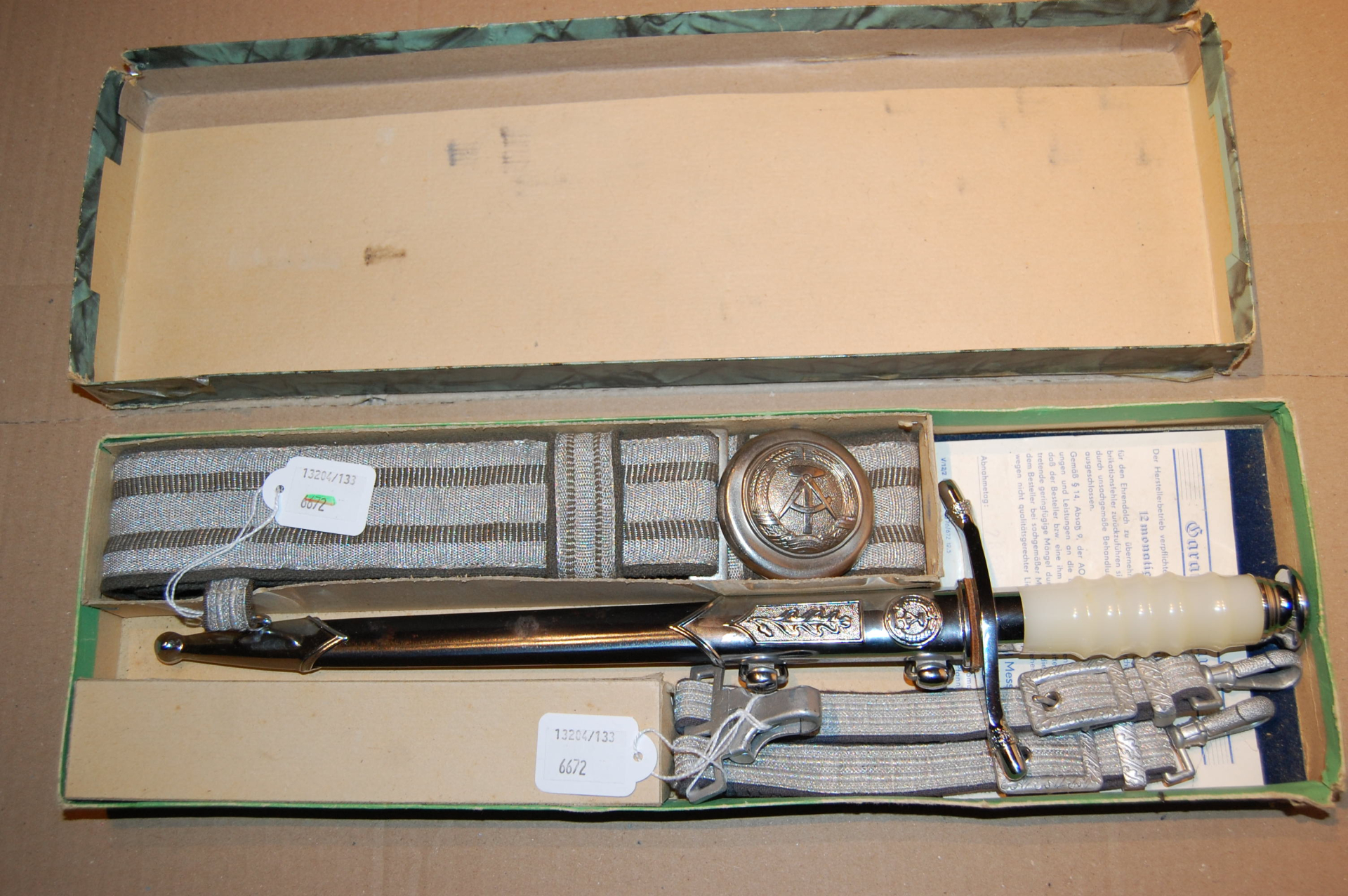 DDR NVA Dolch Offiziersdolch im OVP und Garantieshein – Bild 1