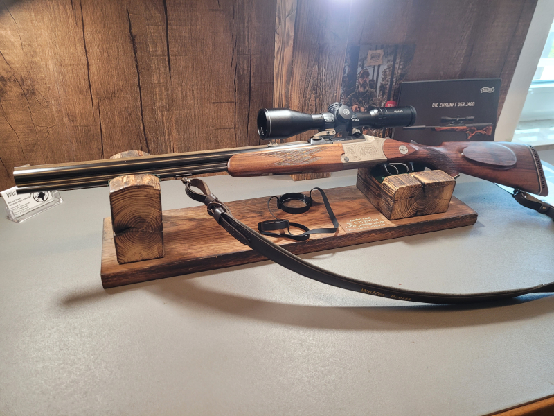Blaser ES 70 Bockbüchsflinte mit Einstecklauf .22 Hornet Schwenkmontage Zielfernrohr Leuchtpunkt – Bild 1