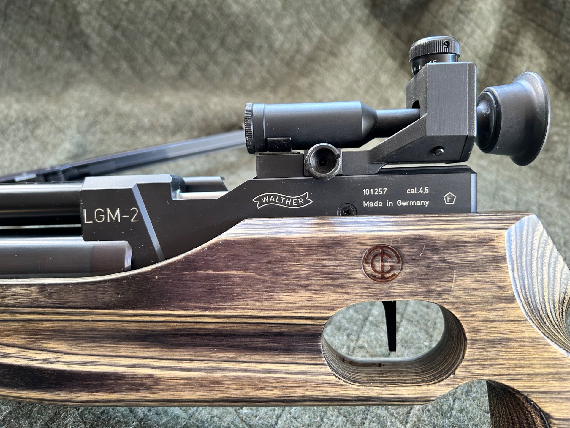Walther LGM-2 Luftgewehr Rechtshänder Matchbüchse 4,5mm Diabolo – Bild 2