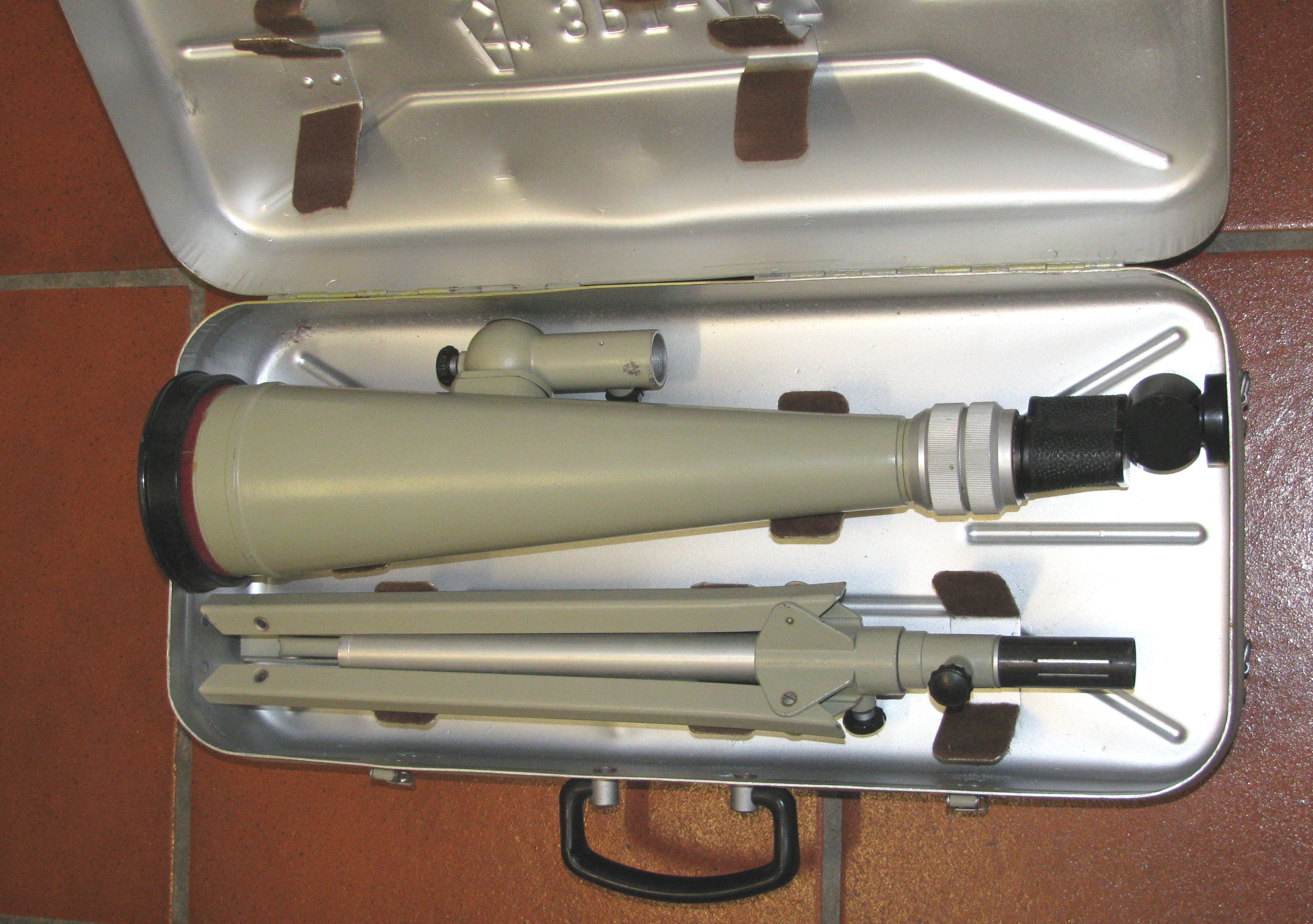 Spektiv, ein Russisches 3PT - 457 30x / 60x mit Stativ im Koffer, MADE IN USSR – Bild 1