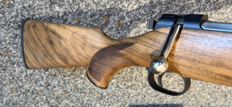 Neuware---Mauser M03 Holzklasse 6 300 Win Mag 56cm Lauf mit Gewinde M15x1, Kombiabzug – image 2