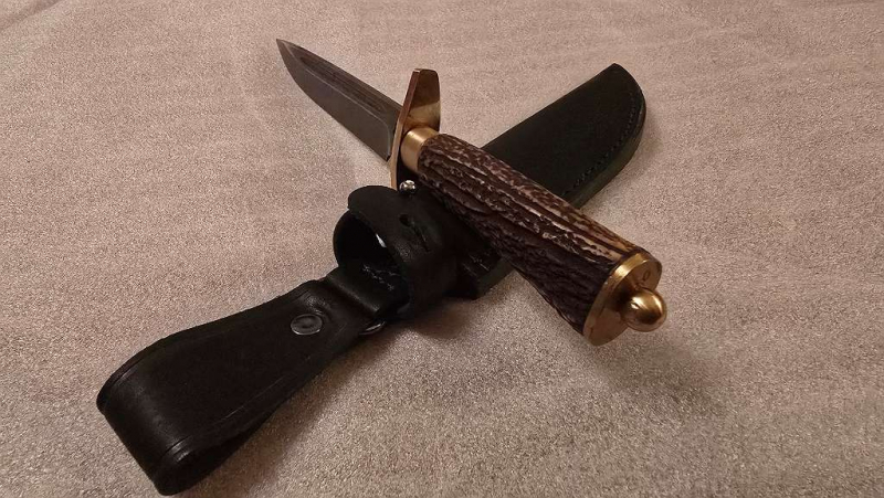 Russland Messer " Finka " Damastklinge, Hirschhorngriff , Lederscheide, NEU . – Bild 5
