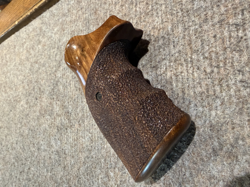 Originaler Nill Griff für den Revolver Colt Python – Bild 3