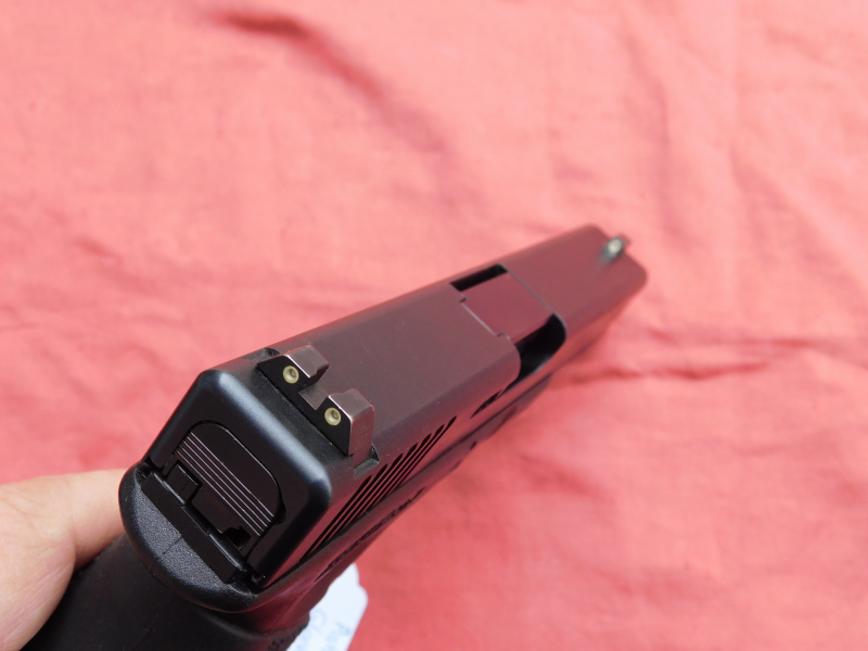 Glock 17 Gen. 3 Kal. 9 mm Luger komplett mit Reservemagazin, Jetfunnel, Leuchtvisier und Koffer – Bild 3