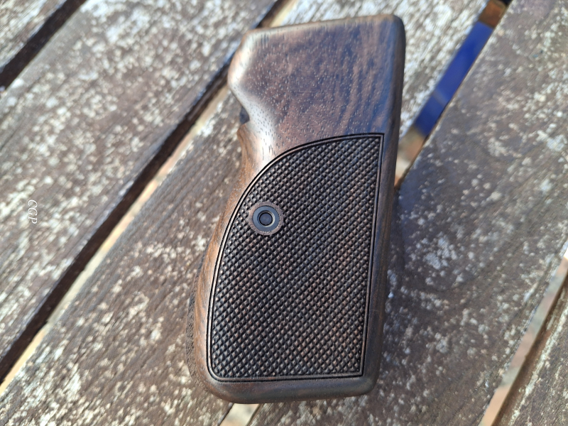 Sig Sauer P210 Legend - Original Holzgriffschalen – obrázek 2