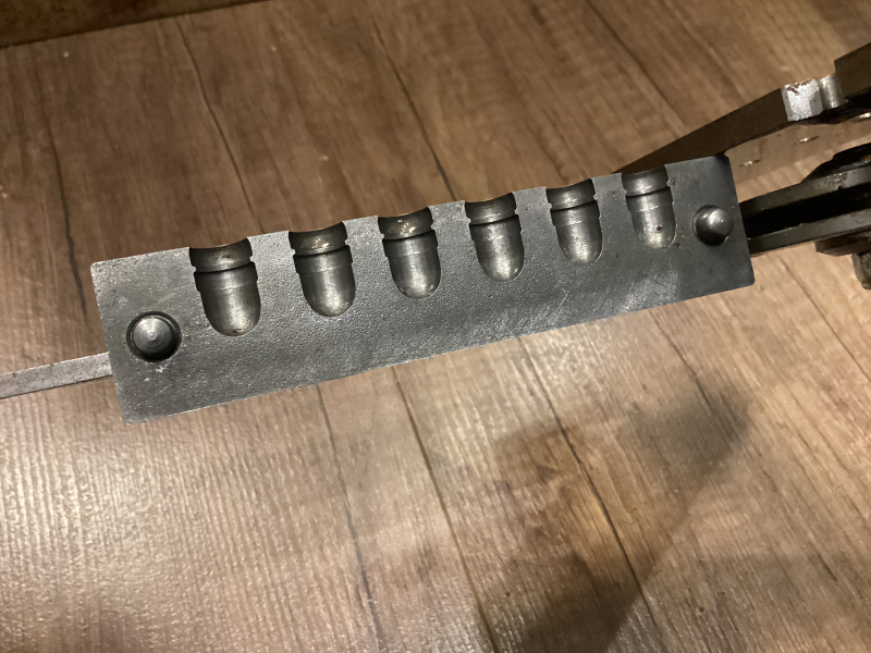 6 - fach 9mm Para GIEßZANGE / Kokille Dia.356 - 135gr. RN mit Rand BB von Klaus Wich mit Griffen – Bild 2