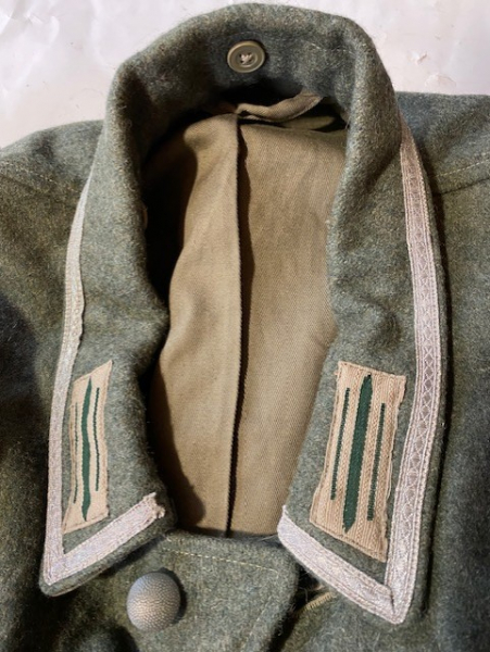 Infantrie Gebirgsjäger Uniform Jacke Effekte Orden EK2 No P38 Koppel K98 Bajonett – Bild 5