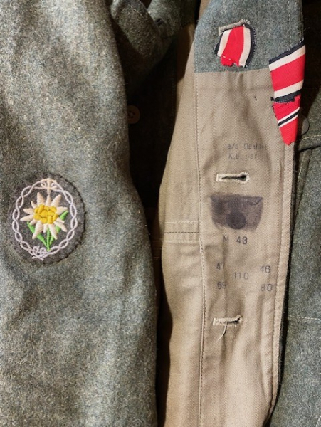 Infantrie Gebirgsjäger Uniform Jacke Effekte Orden EK2 No P38 Koppel K98 Bajonett – Bild 6