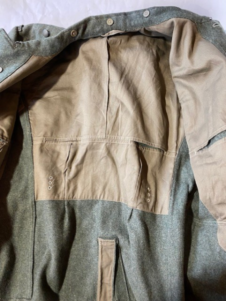 Infantrie Gebirgsjäger Uniform Jacke Effekte Orden EK2 No P38 Koppel K98 Bajonett – Bild 3