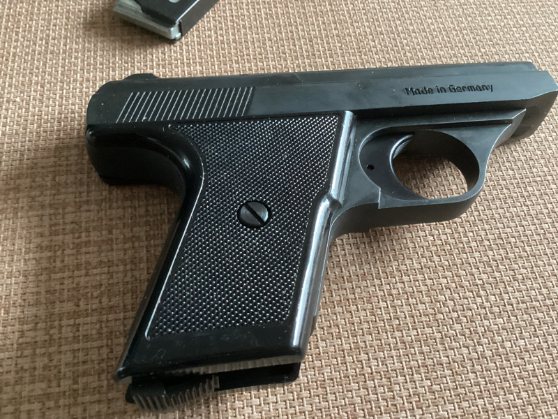 Perfecta Mod. FBI 8000 cal. 8mmK. – obrázek 3