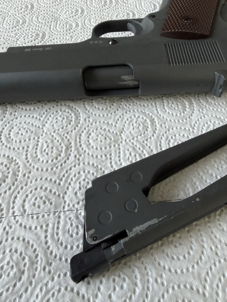 Cybergun Colt 1911 parkerized – Bild 5