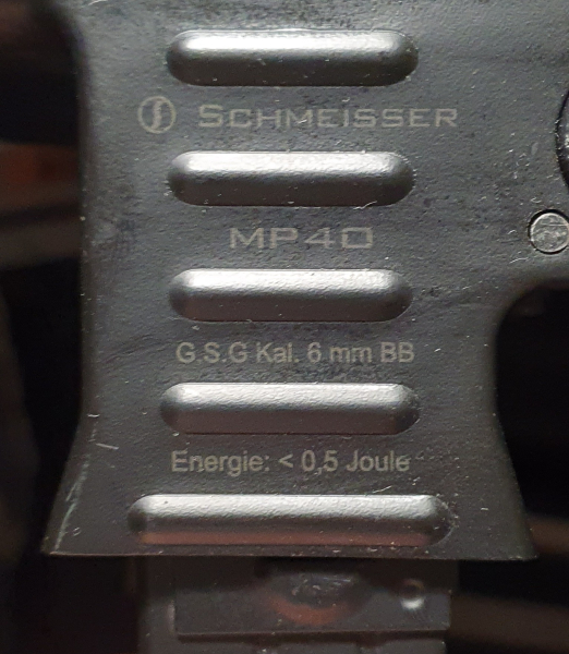 Schmeisser G.S.G. MP40 AEG / 6mm BB, incl. 5 Magazine und 3er Magazintasche ! – Bild 3