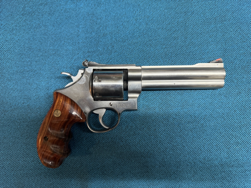 Smith & Wesson Kaliber 357 Magnum – imagem 2