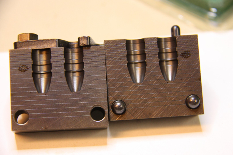 RCBS Doppelkokille 82154 .357 180 grain Sil. Gas Check – obrázek 2