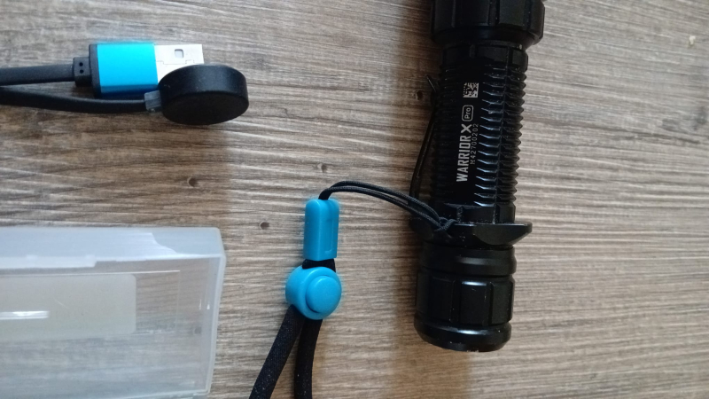 Taschenlampe wiederaufladbar mit 2 Akkus – Bild 3