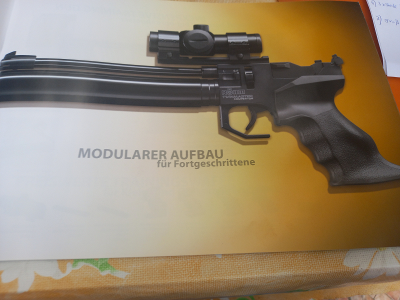 Röhm Katalog 2010 in Farbe mit vielen Waffen. – slika 2