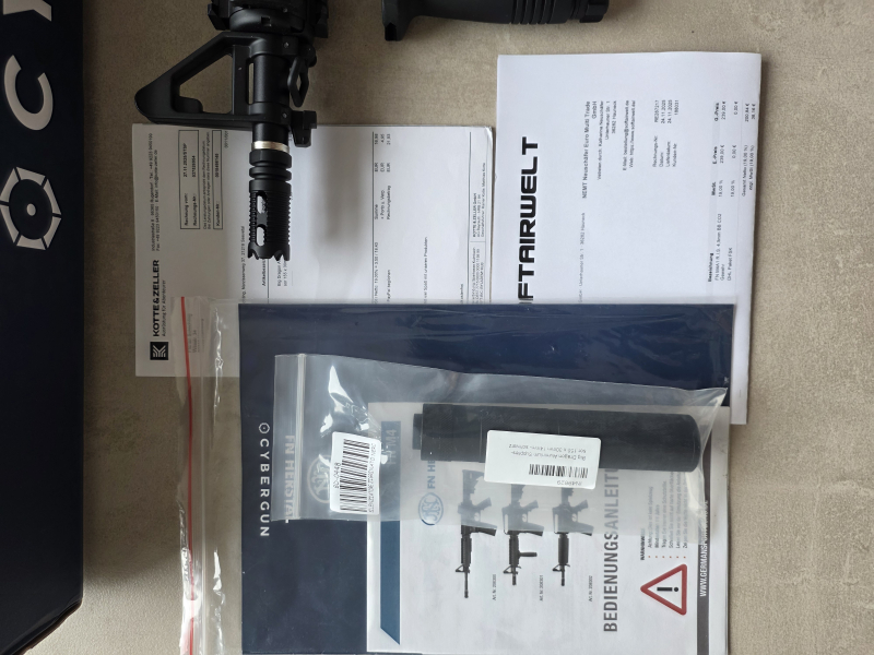 Herstal FN M4-03 R.I.S. CO2 Airgun Replica / Schalldämpfer – billede 3